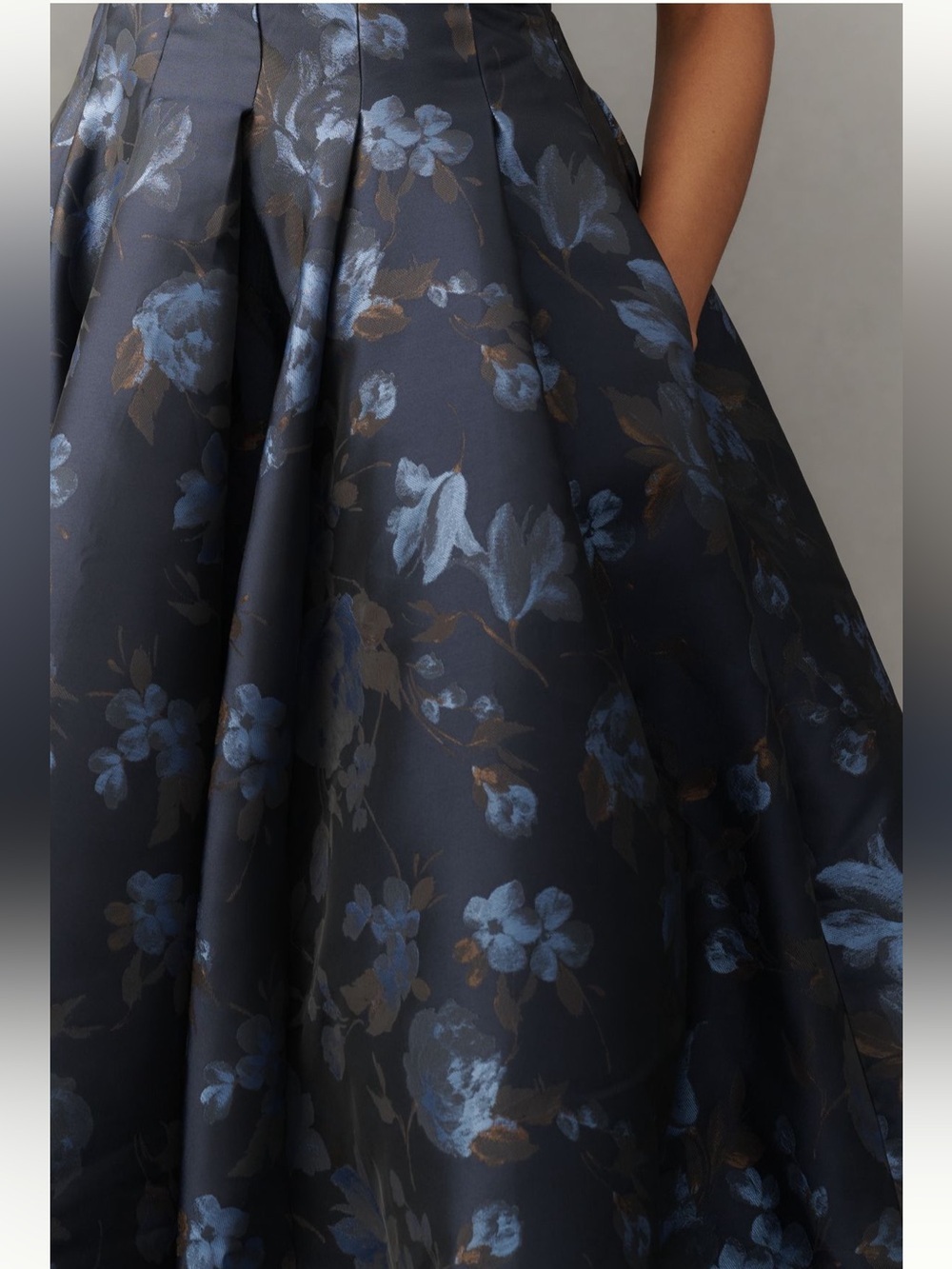 Maeve V-Neck Blue Floral Velvet Jacquard A-Line Midi Dress US 4 - Picture 3 of 9